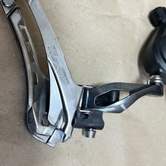 Shimano Tiagra47004700のフロントとリアディレイラーセットの画像