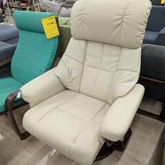 ジモティー割引🏷️【ジャングルジャングル 岸和田和泉インター店】リクライニングソファ オットマン付き 一人掛け ホワイト 和泉市 堺市 岸和田市 泉大津市 高石市 泉北郡熊取町の画像