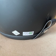 小さ目ヘルメット商談中の画像