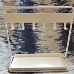 【値下げ】【まとめ売り】コミック、キーやアクセサリーフックスタンド　ホワイトの画像