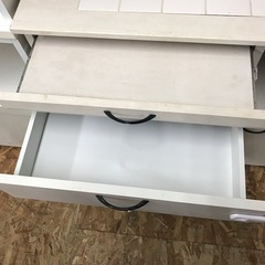 ジャングルジャングル貝塚店　食器棚　お洒落　3枚扉　貝塚市　二色浜　リサイクルショップの画像