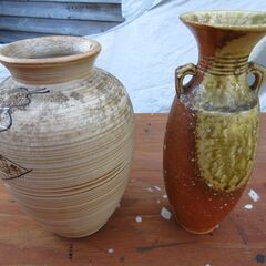 古い花瓶２つセットの画像