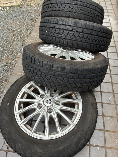 お取り引き中です。フリード 5穴/114 INTERSTATE インターステート デュレーション 30（限定）185/65R1515インチスタッドレスタイヤホイール4本セット