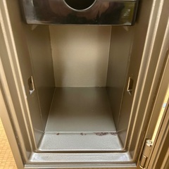 耐火金庫（縦型）の画像