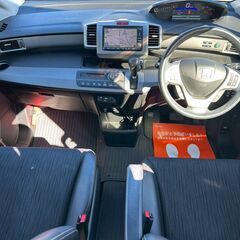 H23年式　フリードHV　HVジャストセレクション　車検：令和9年10月！　7人乗り！の画像