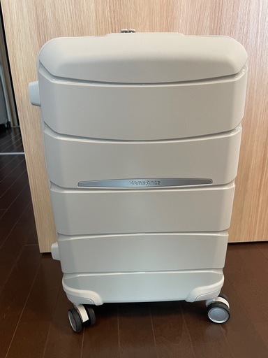 Samsoniteのスーツケース