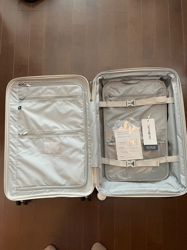 Samsoniteのスーツケース