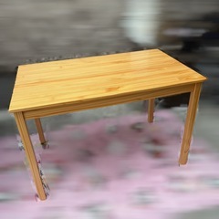 ダイニングテーブルの画像