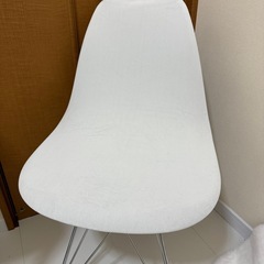 イス カバー付きの画像