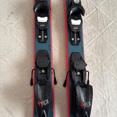 スキー板140cmとストックの画像