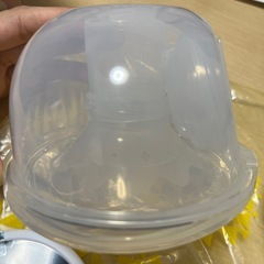 ハンズフリー搾乳機の画像