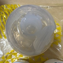 ハンズフリー搾乳機の画像