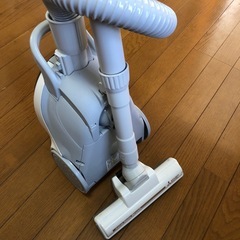 三菱紙パック式掃除機の画像