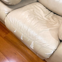 マナベ家具 3人がけ 電動 リクライニングソファー ベージュ テーブル付きの画像