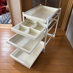 収納棚、収納ラックの画像