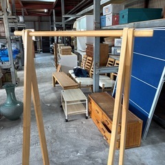 ハンガーラック  ナチュラル色の画像