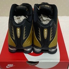 ナイキ ショックス R4 ゴールド ブラック 29cm 新品の画像