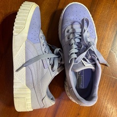 PUMAスニーカーの画像