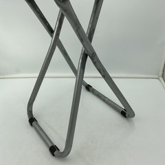 折りたたみ丸イスの画像