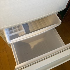 SHARP 冷蔵庫（2019年製）の画像