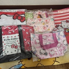 ハローキティ サンリオバックポーチ類まとめ売りの画像