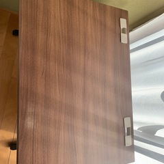 【取引先決まりました】机の画像