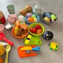 アンパンマンピザとその他おままごとセットの画像