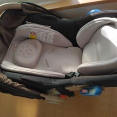 Combiチャイルドシート1台3役の画像