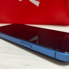 iPhone13 ブルー　iFaceつきの画像