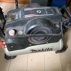 ジャンク品コンプレッサーの画像