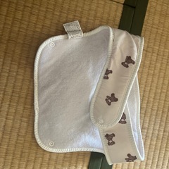 くまちゃん柄胸当て2wayカバーの画像