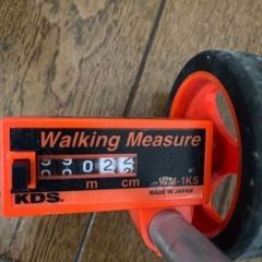 レーザー水平器の足、距離測る物　の画像