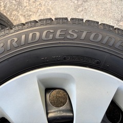 トヨタアクア純正15インチ ブリジットVRXスタッドレスタイヤ ホイールセットの画像