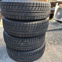 トヨタアクア純正15インチ ブリジットVRXスタッドレスタイヤ ホイールセットの画像