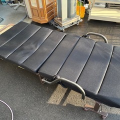 ニトリ リクライニング 折りたたみベッド ブラック メッシュマット フォールディングベッド キャスター付き シングルサイズ 中古品 ③の画像