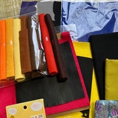 フェルト生地、リネン、プリント生地
の画像