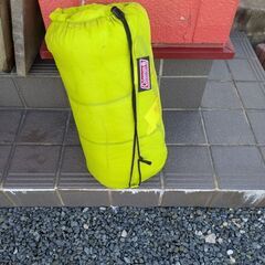 キャンプ用品一式（寝袋・食器ハンゴウ・テント）の画像