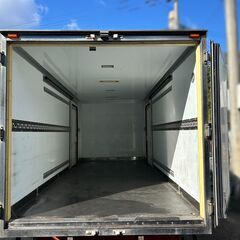 2.9坪 中型保冷コンテナ、ステンレス板床張り、左右横ドア付き（バイクガレージ.キャンプ場.作業場.コンテナハウス.資材.物置）●福岡発●の画像