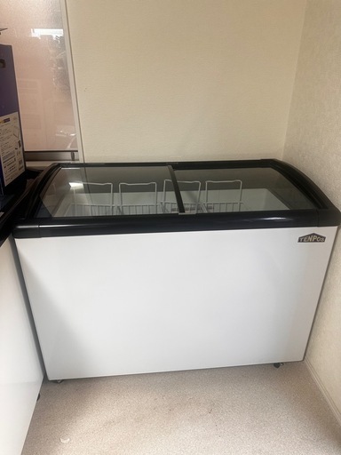 冷凍ショーケース 曲面ガラス扉 190L 幅1105×奥行606×高さ842(mm) 業務用