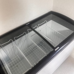 冷凍ショーケース 曲面ガラス扉 190L 幅1105×奥行606×高さ842(mm) 業務用の画像