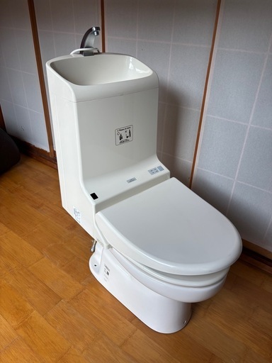 中古　TOTO温水洗浄一体型便器　リモコンあり