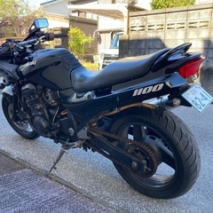 値下げ　ZZR1100と同型エンジン走りの6速　直ぐ乗れます　車検2年付き（自動車税＋自賠責込み） GPZ1100（ZXT10E）走行約67000キロ 取り回し、乗り易いバーハンドル化 重低音のアルミサイレンサー集合管 エンジン始動動画ありの画像