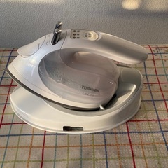 【無料】アイロンとアイロン台セットの画像