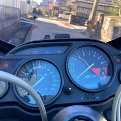 値下げ　ZZR1100と同型エンジン走りの6速　直ぐ乗れます　車検2年付き（自動車税＋自賠責込み） GPZ1100（ZXT10E）走行約67000キロ 取り回し、乗り易いバーハンドル化 重低音のアルミサイレンサー集合管 エンジン始動動画ありの画像