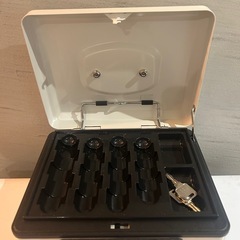 【セントリー手提金庫】鍵式の画像