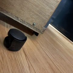  【0円・引き取り限定】SHARP AQUOS 37型液晶テレビ & テレビ台セット（アンテナケーブル・リモコン付） の画像