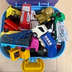 ハッピーセット　トミカの画像