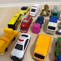 ハッピーセット　トミカの画像