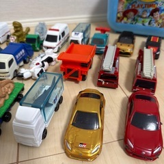 ハッピーセット　トミカの画像