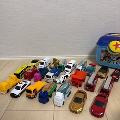 ハッピーセット　トミカの画像